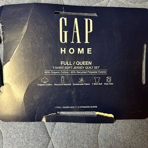 GAP full/queen comforter and sham set